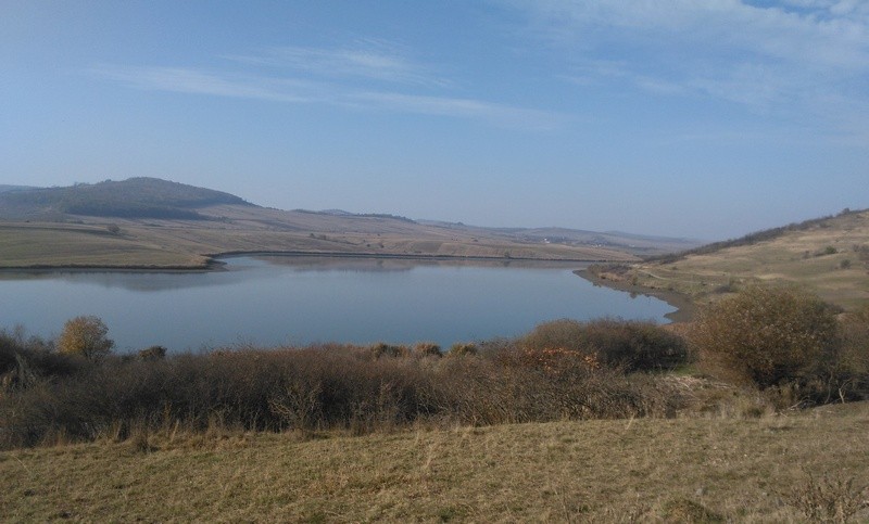 A tó a rejtek felől 1 Marossárpataki tavak